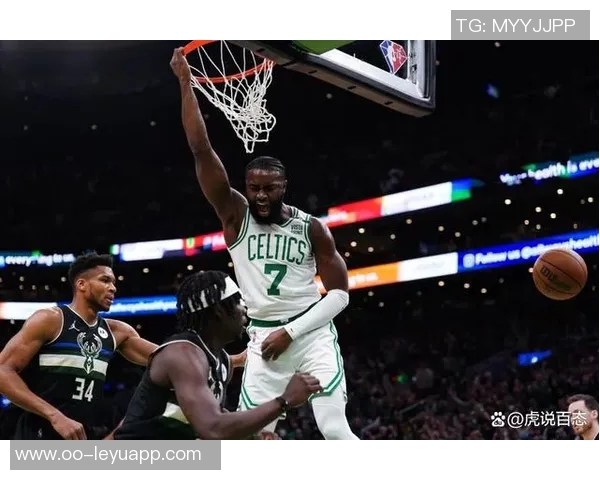 杰伦布朗首节表现抢眼8投5中贡献12分2篮板3助攻助力球队连连得分 杰伦布朗首节表现抢眼8投5中贡献12分2篮板3助攻助力球队连连得分