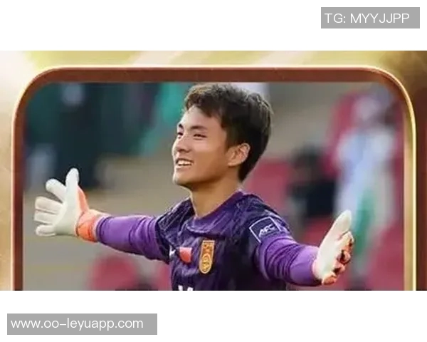 中国球迷李云赛后与李昊亲密互动展现温暖友情与宠溺之情